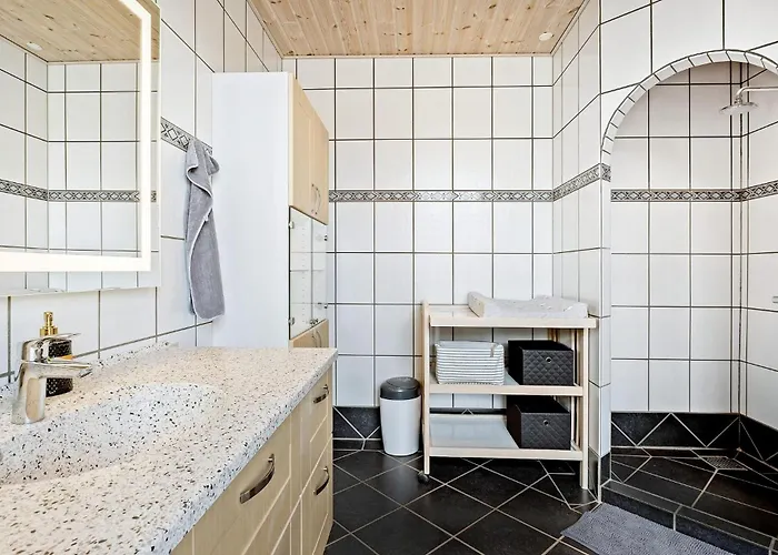 Amazing In With Kitchen